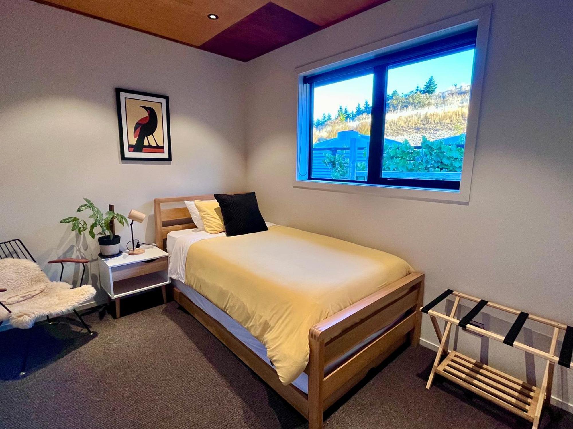 Вилла Fiordland Eco-Retreat -- Panoramic Views -- Hot Tub Те-Анау Экстерьер фото